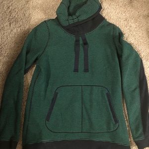 Lululemon Pullover - Sweatshirt - Size 6